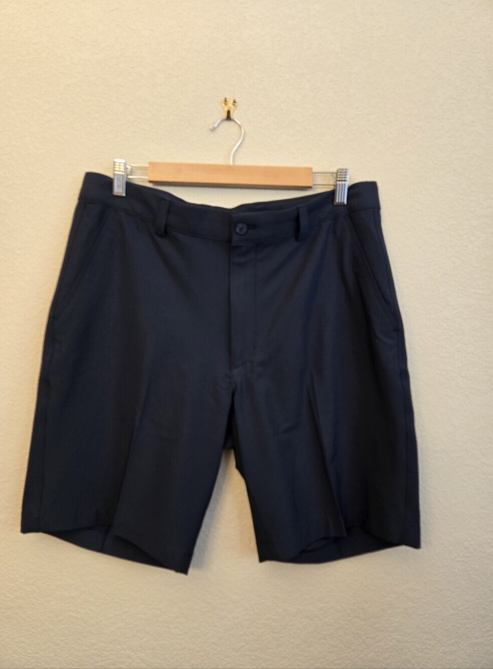 Greg Norman Men's Performance Shorts Sz 34 Stretch Comfort Golf Tennis Walking - Picture 2 of 12